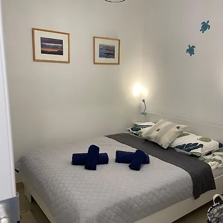 Sunset View - Cosy 2 Bed No 1 Apartment