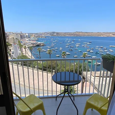 Sunset View - Cosy 2 Bed No 1 Apartment *